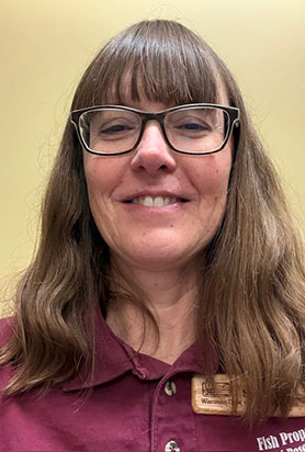 A front facing portrait photo of Jen Sperling