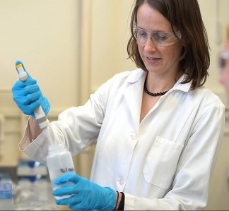 Water Resources Institute-funded researcher analyzing chemicals in her lab. Photo: Bonnie Willison